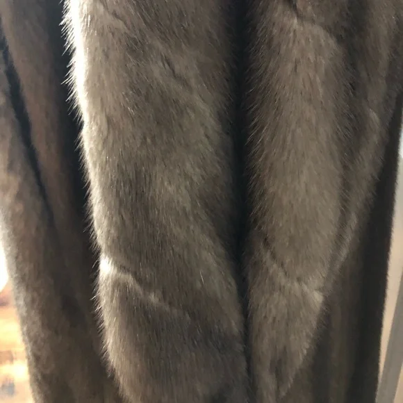 Women’s Vintage Full Length Fur Coat.Natural Blue Iris. 50” Length Wing Collar